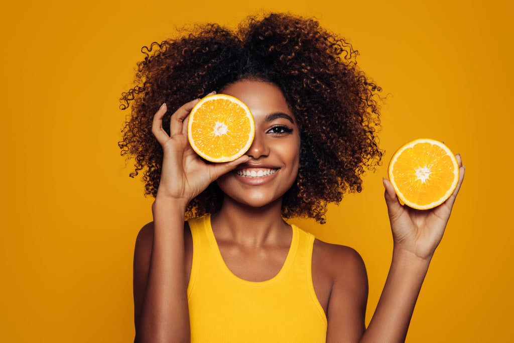 Benefícios da vitamina C para a pele: o que você precisa saber - DERMATUS